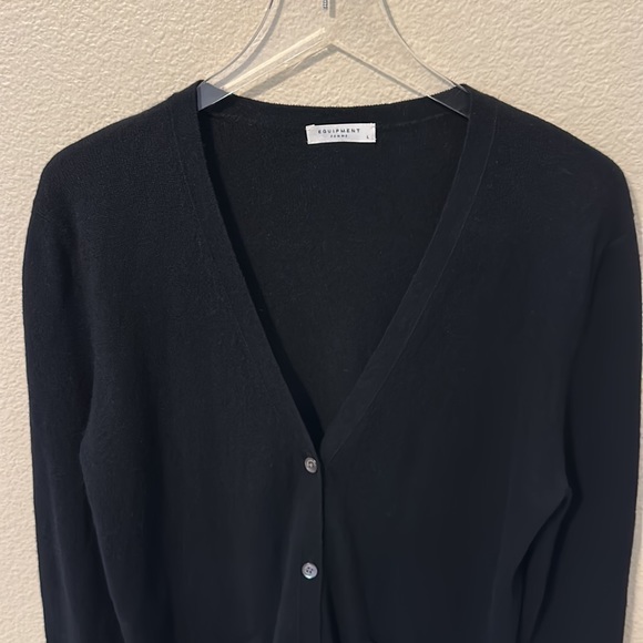 EQUIPMENT FEMME BLACK CASHMERE BUTTON UP CARDIGAN - Picture 5 of 8